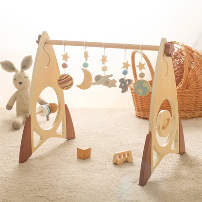 Houten Babygym Raket - Montessori Speelgym met Hangende Rammelaars